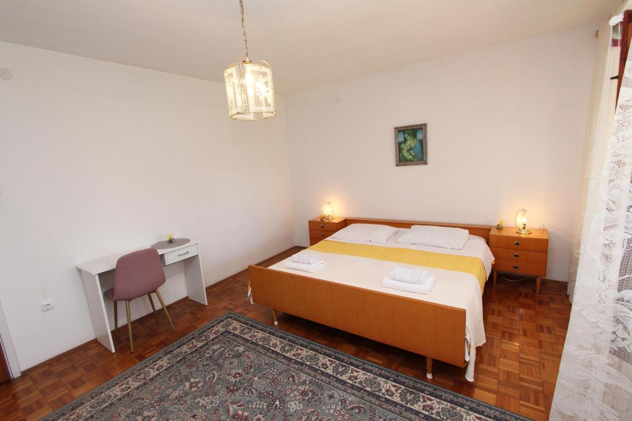 Rooms And Apartments Dino Rovinj Exterior photo