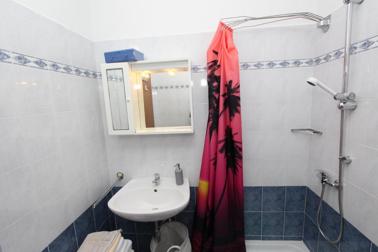 Rooms And Apartments Dino Rovinj Exterior photo
