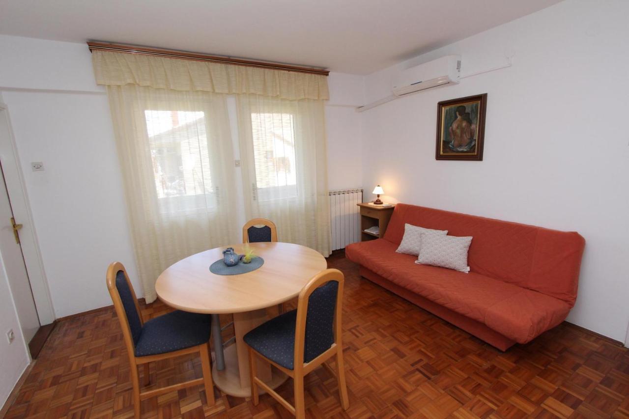 Rooms And Apartments Dino Rovinj Exterior photo
