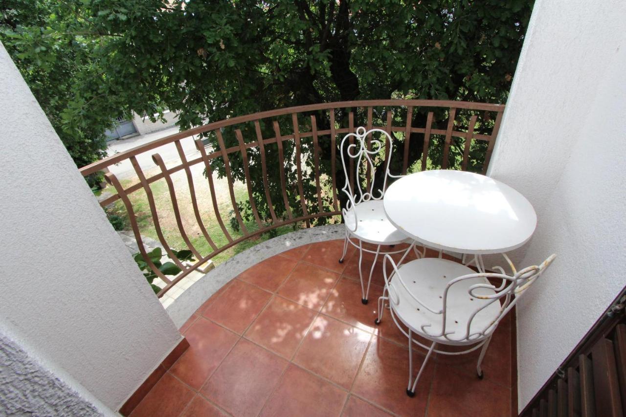 Rooms And Apartments Dino Rovinj Exterior photo