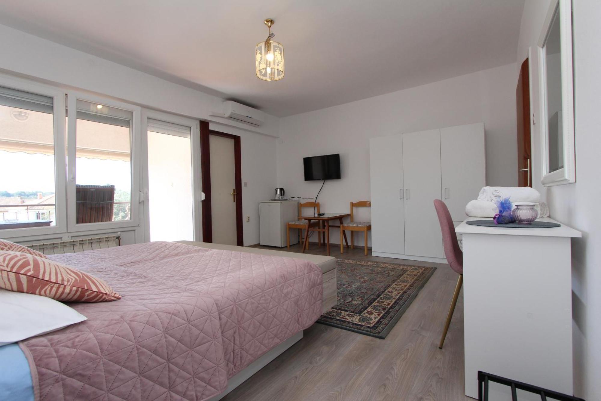 Rooms And Apartments Dino Rovinj Exterior photo